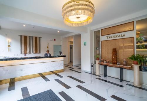 Ο χώρος του λόμπι ή της ρεσεψιόν στο Hotel Taypikala Machupicchu