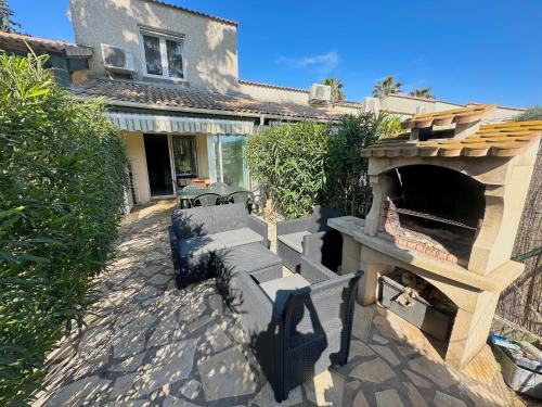 Pavillon 5 pers avec terrasse, piscine et parking privé - FR-1-781-94