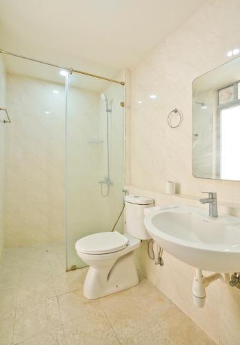 Un baño de Apartel by Aarin - Oragadam