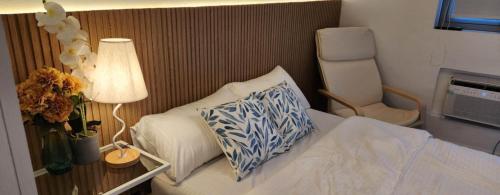 Katil atau katil-katil dalam bilik di Deluxe Double Room Azure North Pampanga