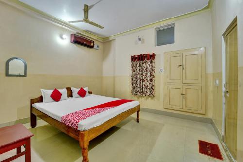 Una cama o camas en una habitación de Super Hotel O SHER ? PUNJAB