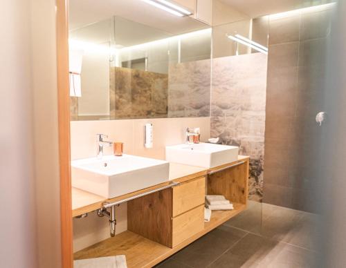 Maraias - Luxury Suites & Apartmentsにあるバスルーム