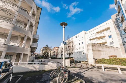 Terrasse & Bulles - Grand T3 au cœur de Reims