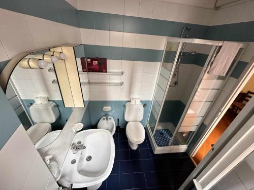 A bathroom at Rhome Holiday Mameli