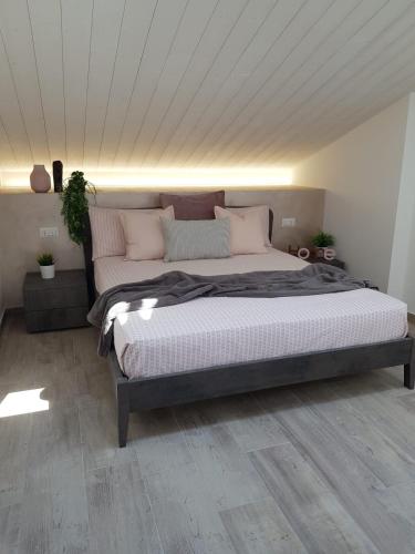 Fotografie z fotogalerie ubytování Luxury penthouse with private jacuzzi v destinaci San Mauro a Mare