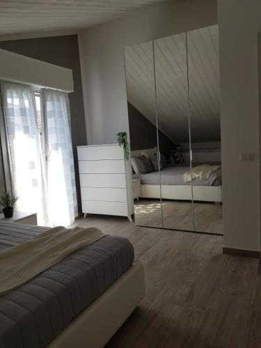 Fotografie z fotogalerie ubytování Luxury penthouse with private jacuzzi v destinaci San Mauro a Mare