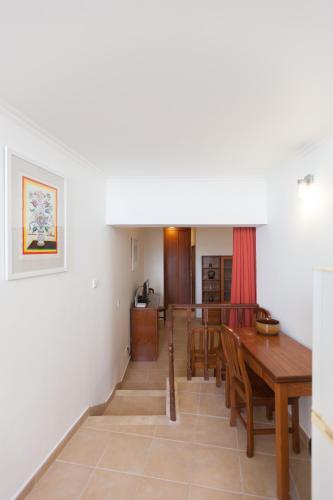 FLH Ericeira Minimalist Studio