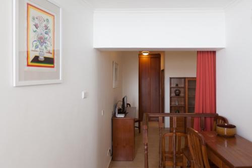 FLH Ericeira Minimalist Studio