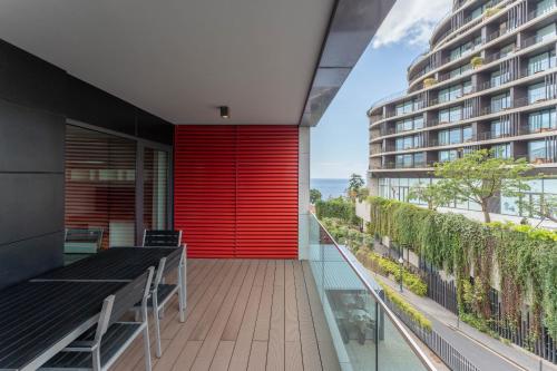 FLH Funchal Elegant Apartment with Pool & Balcony