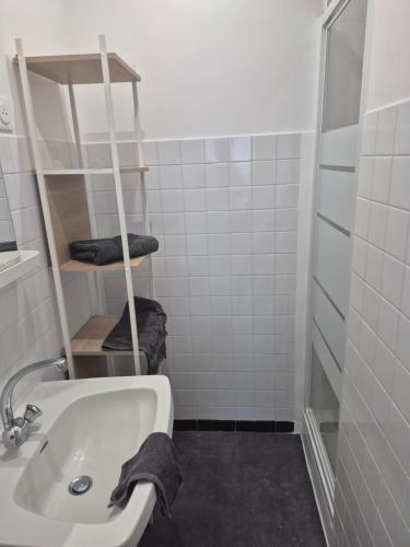 Ένα μπάνιο στο Hôtel du Centre