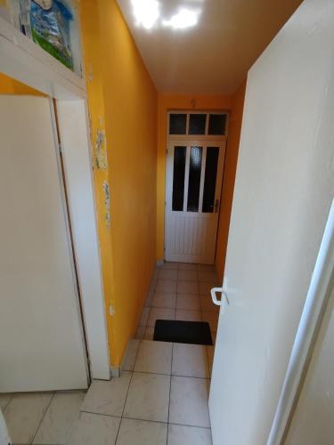 Fotografie z fotogalerie ubytování Aprtman 2 v destinaci Sutomore