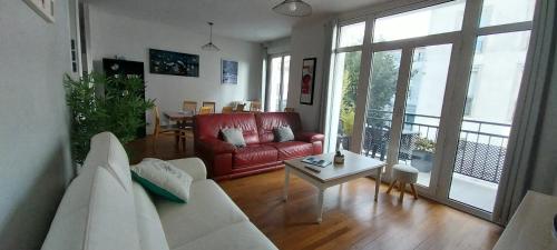 Maison de ville plein centre, 3 étoiles, à 200m de la plage, parking privé, WIFI