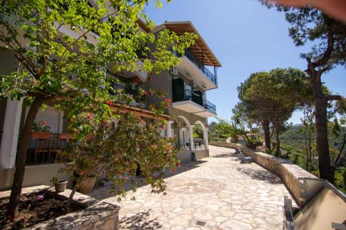 Sea and mountain hotel