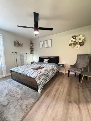 Katil atau katil-katil dalam bilik di 4 STATE FAIR l DT Dallas l FIFA READY l Staycation 1Bd1Ba