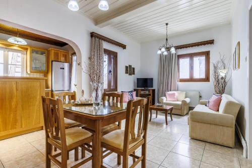 Skopelos Arbaroriza House with sea view