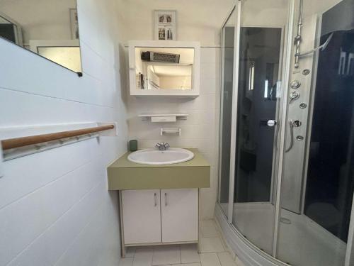 Ένα μπάνιο στο Studio cabine - Vue Mer - CAP D'AGDE - CT247-024
