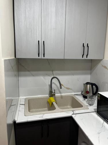 Ners Houseにあるキッチンまたは簡易キッチン
