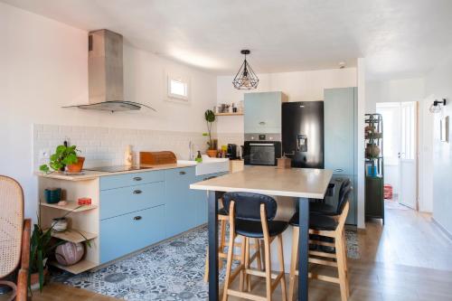 Photo de la galerie de l'établissement Appartement avec 2 chambres dans le centre d'Olivet proche du CoMet d'Orléans - Place de Parking gratuite, à Olivet