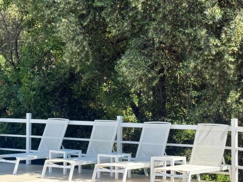 Κήπος έξω από το Olga's Sea View Studios, 400m from Ipsos Beach