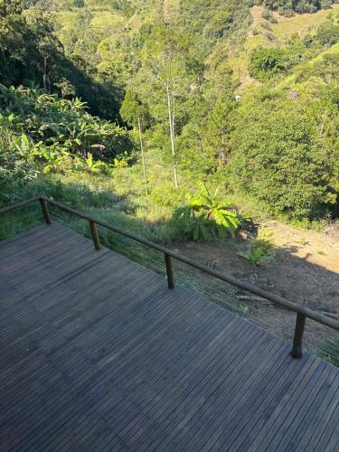 Landskap semula jadi dekat dengan rumah percutian