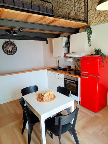 Cucina o angolo cottura di La Piazzetta Panoramic Apartment