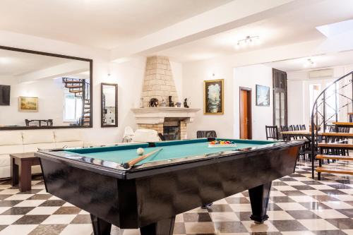 Stone house Dragan in the very center, with pool table, two balconies and the sea view photo 3