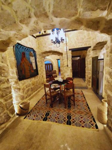 Χώρος καθιστικού στο Tunis village Rural Lakeside Villa, No Mixed Groups