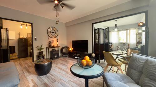 Confort Moderne au Cœur d'Antibes