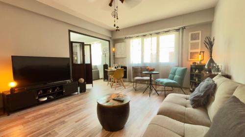Confort Moderne au Cœur d'Antibes