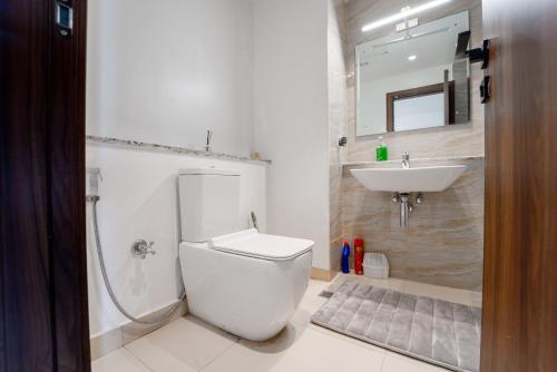 Un baño de Oceanview 2 bedroom Smarthome with Pool