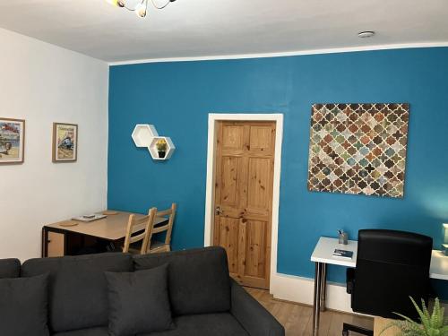 Posezení v ubytování Comfy 2BR Base in Littleborough