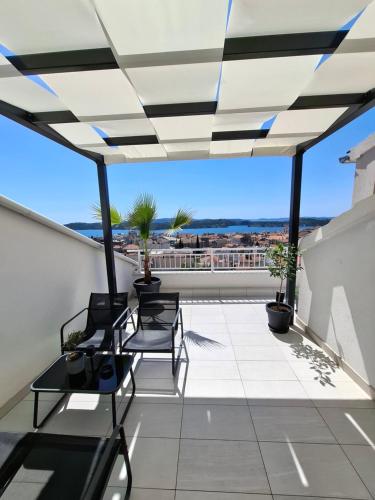 Afbeelding uit fotogalerij van Carla Panorama Apartment in Šibenik