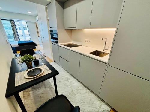 The Crespo - NO 39 - Modern Studio Apartments