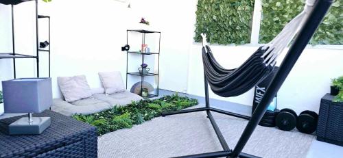 Fotografie z fotogalerie ubytování Top Floor with Sea View, Clim and Veranda v Nice