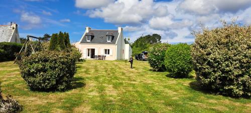 Renovated house 3 bedrooms, sleeps 9