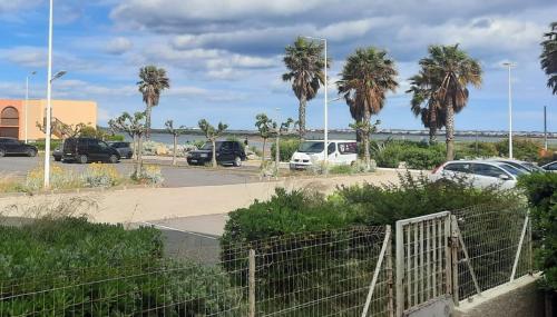 Appart avec cour Gruissan Grazel