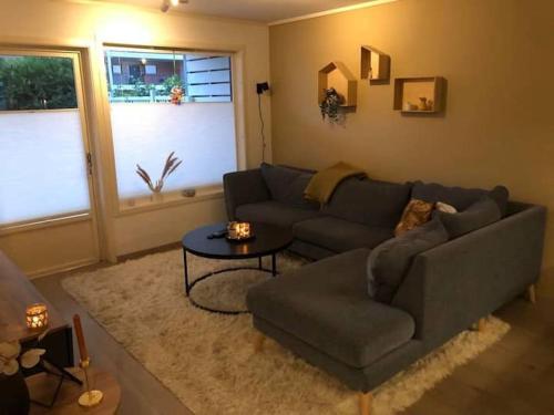 Ruang duduk di Practical apartment, central to stavanger city center