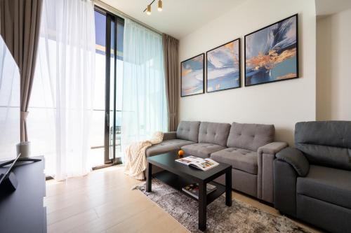Cozy NEW brand 1BR at JVC Binghatti Corner
