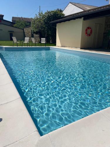 La alberca dentro o cerca de Casa Monti with pool