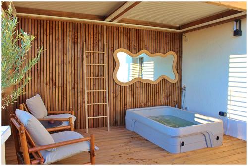 Appartement standing avec spa, terrasse & calme absolu, Entre mer et lac, La Grande Motte