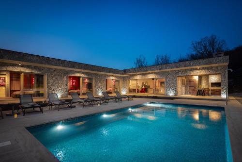 Contemporary Villa Fantazija A Luxurious Retreat in Dicmo