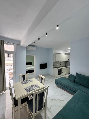 Kozi Apartments