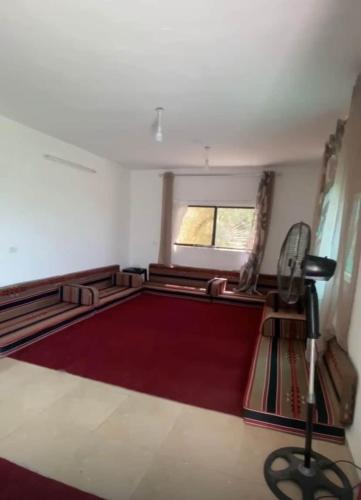 Palestra o centro fitness di Featured House Furnished Independent for Rent