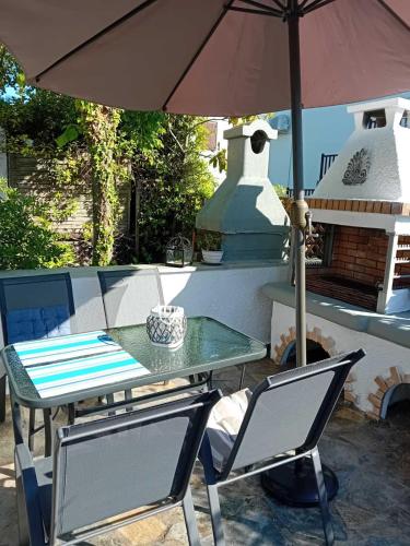 Kawasan patio atau luaran di studio στην θαλασσα