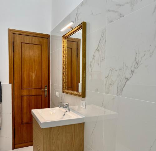 Elegant Home in Rome Appio, Wi-Fi, Subway