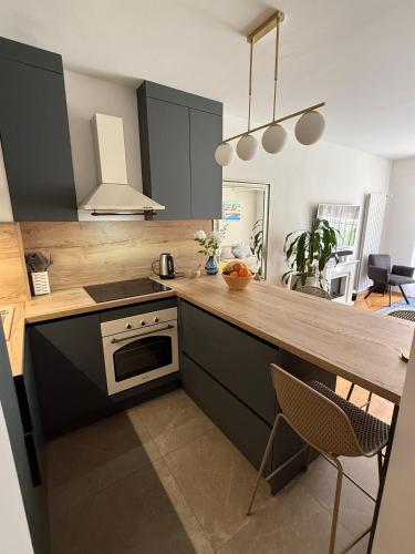 Lake Garden - Cozy Two-Bedroom Apartment with flexible Check-In, Terrace, and Netflix