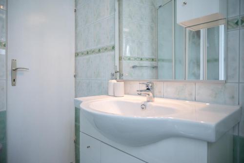 Ένα μπάνιο στο Apartman Sarah