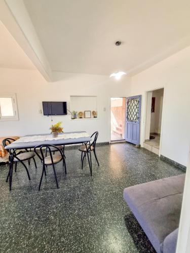 TV a/nebo společenská místnost v ubytování Casa Irupé