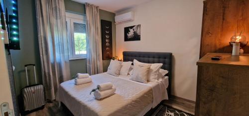 Eight8holiday with heated pool near Split