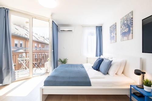 Balcony - Sunny - Central Cosy Home